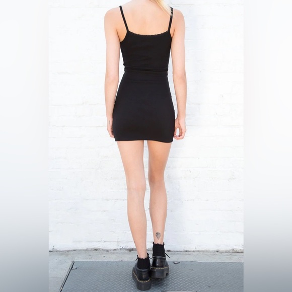 Brandy Melville Belle Lace Dress - Picture 4 of 8